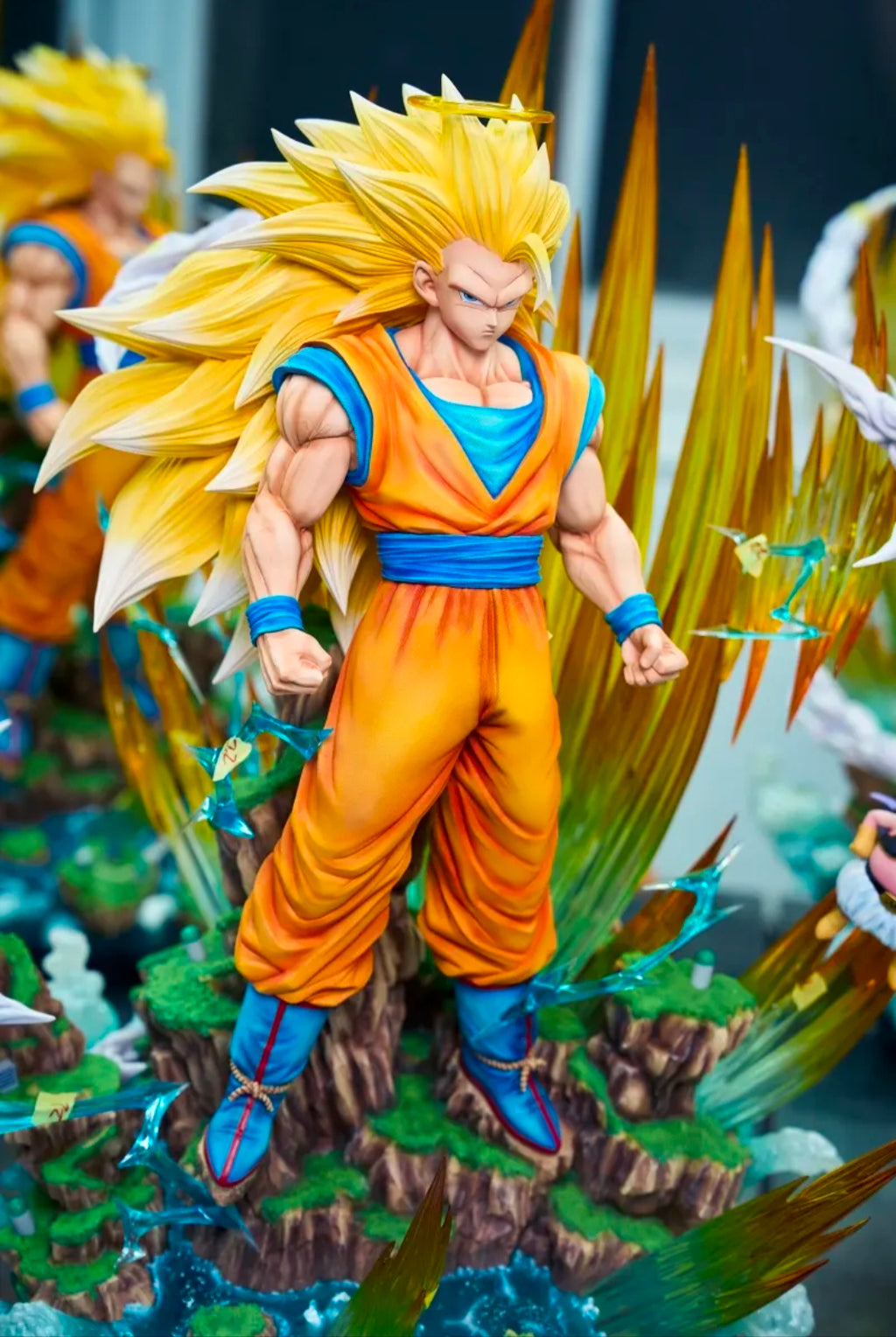 Super Saiyan 3 Goku Premium Resin Statue